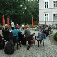 Lato, gitara, śpiew