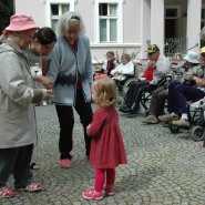 Jednak pamiętają o staruszkach